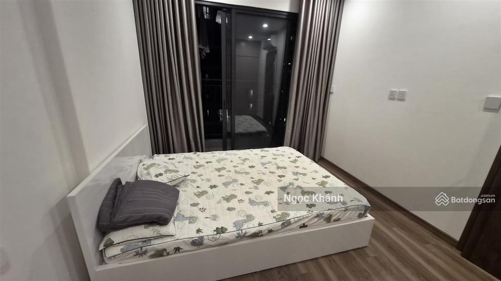 1n tòa zr3 43,3m, full đồ, phòng ngủ có ban công siêu thoáng