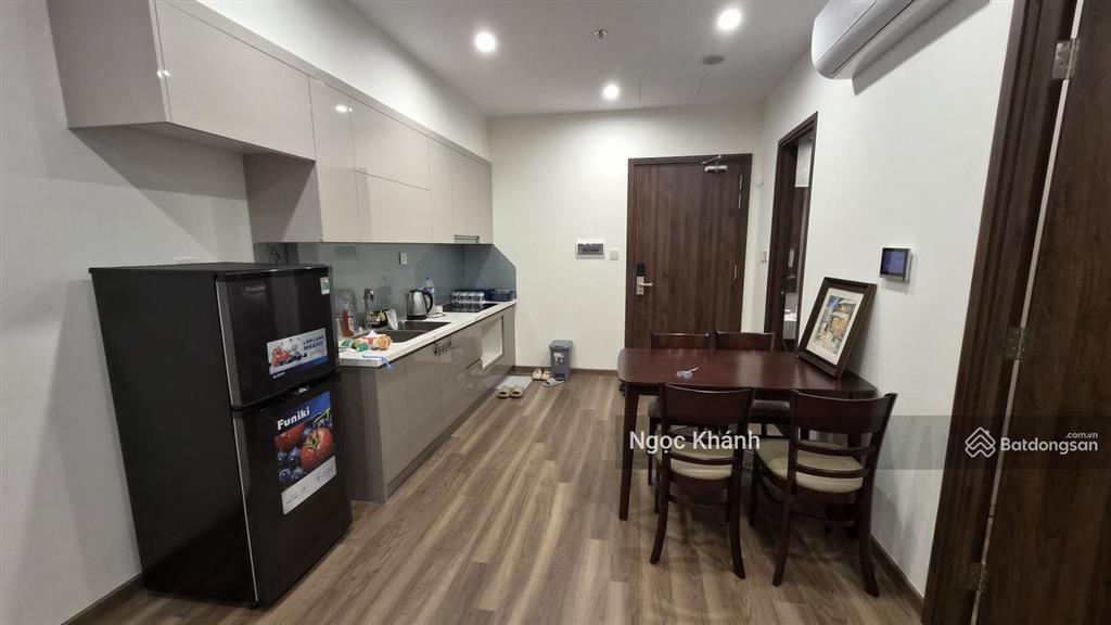 1n tòa zr3 43,3m, full đồ, phòng ngủ có ban công siêu thoáng