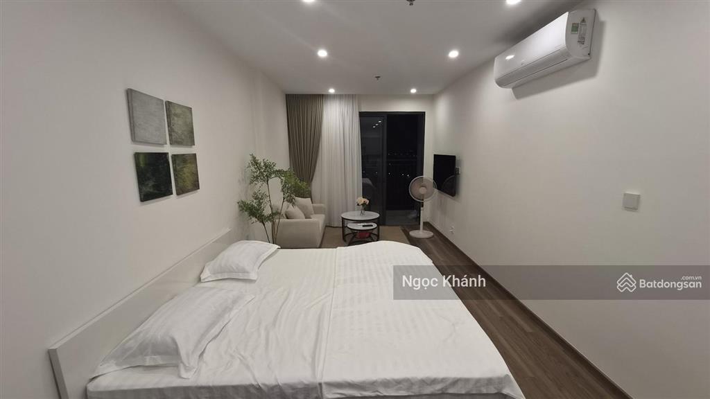 Studio full đồ sang xinh  có ban công, chỉ 7tr3