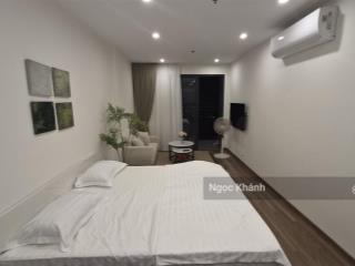 Studio full đồ sang xinh  có ban công, chỉ 7tr3
