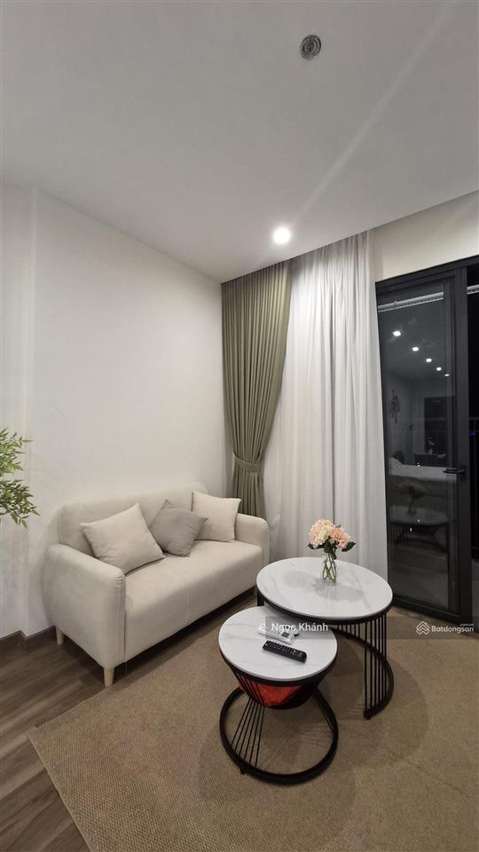 Studio full đồ sang xinh  có ban công, chỉ 7tr3