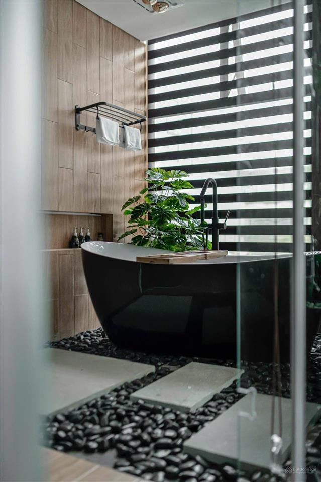 Bán gấp căn villa phố đêm flamingo đại lải 147m2  xây 4tầng  5ngủ. full nội thất  giá nhỉnh 12tỷ