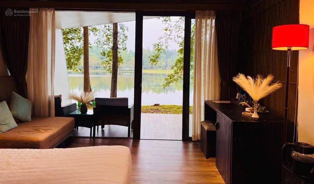 Chính chủ bán villa mặt hồ flamingo đại lải 140m1 ngủ full nội thất, gần bể bơi, giá 4,2 tỷ full