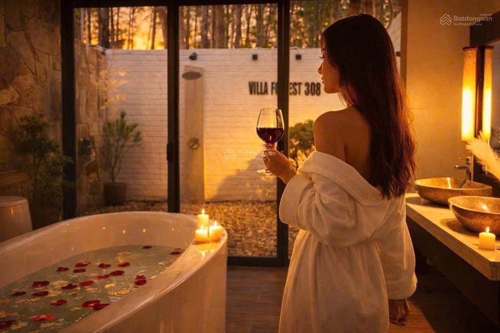 Chính chủ bán villa mặt hồ flamingo đại lải 140m1 ngủ full nội thất, gần bể bơi, giá 4,2 tỷ full