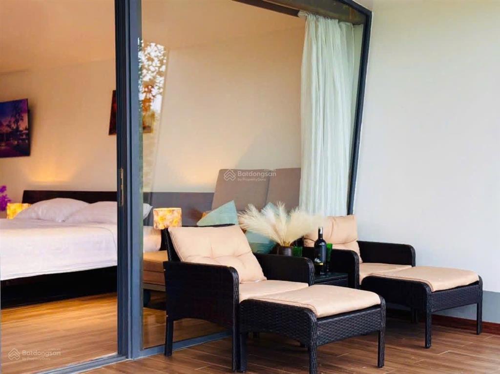 Chính chủ bán villa mặt hồ flamingo đại lải 140m1 ngủ full nội thất, gần bể bơi, giá 4,2 tỷ full