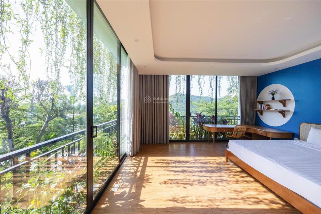 Bán gấp biệt thự venus resort 180m  3 phòng ngủ. full nội thất. giá 7,3 tỷ