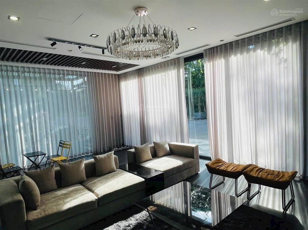 Bán gấp villa phố đêm flamingo đại lải 147m2 xây 4 tầng  5ngủ. full nôi thất  giá bán 12,5tỷ
