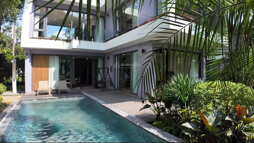 Bán biệt thự flamingo đại lải 242m22ngủ.full nội thất sân vườn rộngsổ lâu dài.giá 13,5tỷ