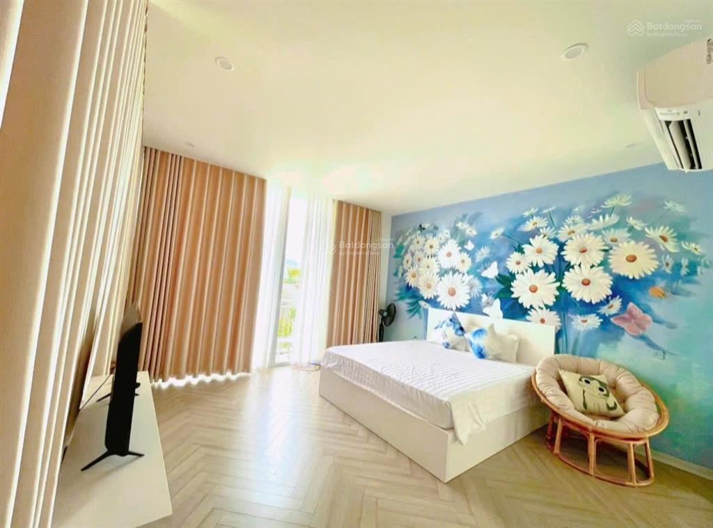 Bán gấp villa 250m23ngủ bể bơi riêng. full nội thất.sổ lâu dài tại venus resort.giá bán nhanh 11tỷ