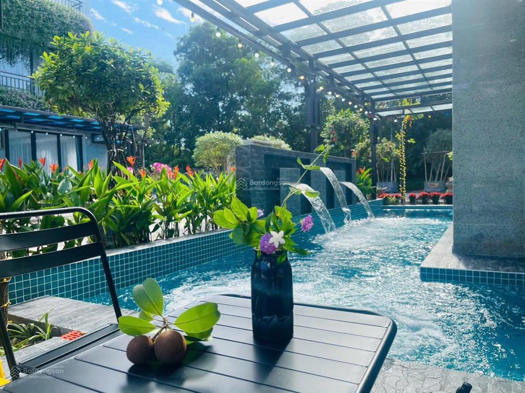 Cần bán gấp villa 147m25ngủ,đầy đủ nội thấtbể bơi riêng. sổ lâu dài tại flamingo đại lải.giá 12tỷ