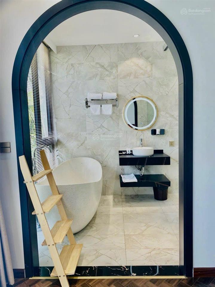 Bán shophouse tại flamingo đại lải96m2,xây 4 tầng.full nội thấtbể bơi riêng.sổ lâu dài.giá 7,9 tỷ