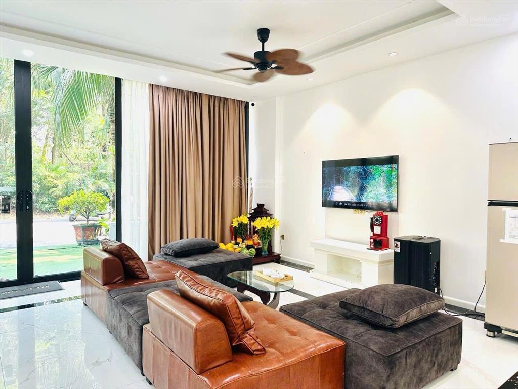 Bán shophouse tại flamingo đại lải96m2,xây 4 tầng.full nội thấtbể bơi riêng.sổ lâu dài.giá 7,9 tỷ