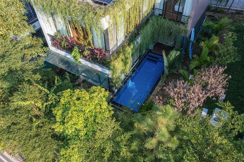 Bán gấp biệt thự venus resort 180m²  3 phòng ngủ. full nội thất. giá chưa đến 7 tỷ
