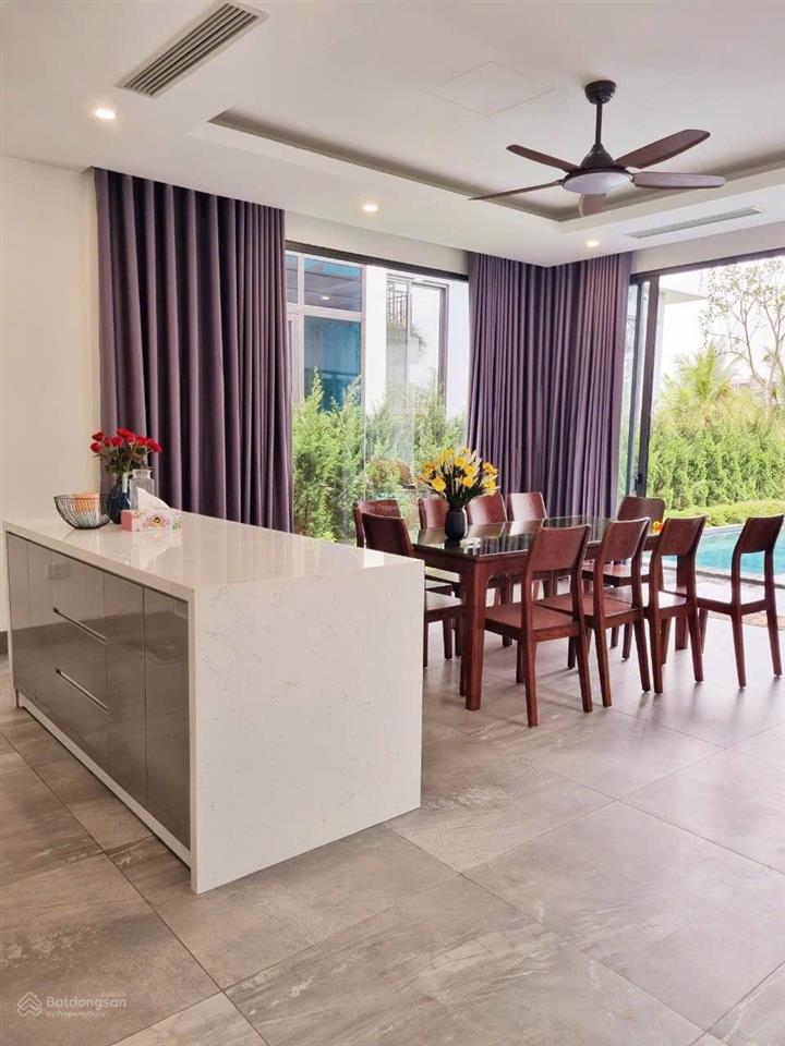 Bán gấp villa 250m23ngủ bể bơi riêng. full nội thất.sổ lâu dài tại venus resort.giá bán nhanh 11tỷ