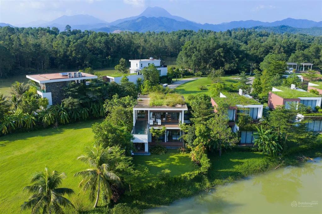 Bán biệt thự mặt hồ 400m flamingo đại lải 4pn, bể bơi riêng, sổ lâu dài giá 23 tỷ