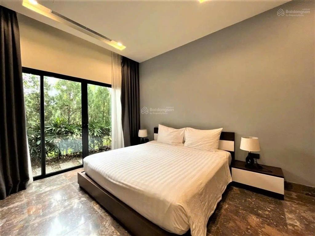 Bán biệt thự mặt hồ 400m flamingo đại lải 4pn, bể bơi riêng, sổ lâu dài giá 23 tỷ
