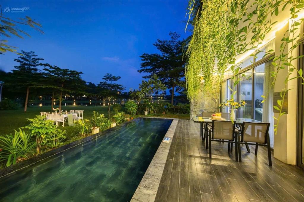 Biệt thự mặt hồ bách thanh 323m | 3pn, bể bơi riêng, 1 tầngfull đồ sổ tmdv 50 năm, giá chỉ 9 tỷ