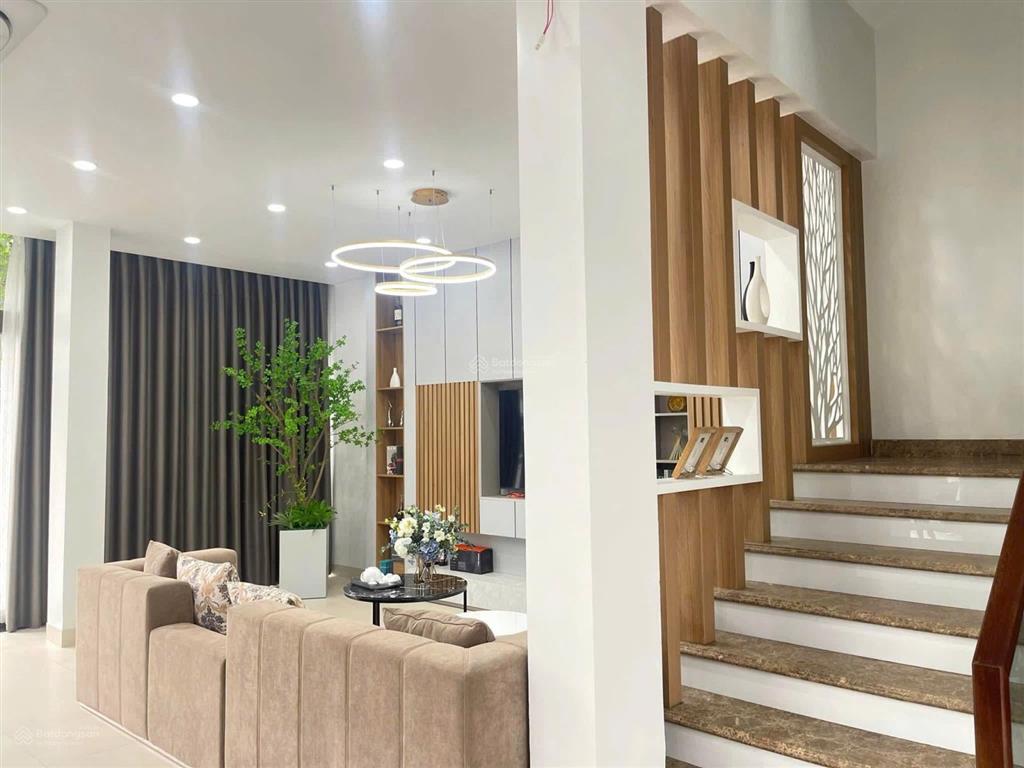 Bán shophouse flamingo đại lải 92m căn góc 3 mặt thoáng, 4 tầng, 5pnfull đồ. sổ lâu dài 8,2 tỷ