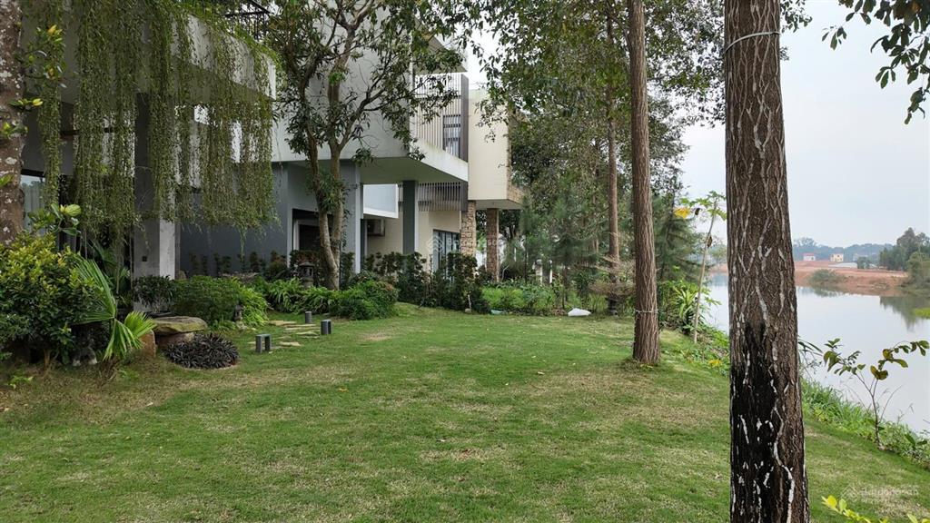 Bán biệt thự mặt hồ venus resort 250m3ngủ. bể bơi riêngfull nội thất. sổ lâu dài. bán nhanh 13 tỷ