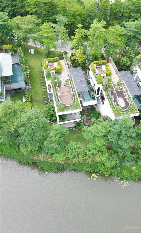 Bán gấp biệt thự venus resort 250m2 mặt hồ, 3pn, sân vườn rộng, bể bơi riêng, sổ lâu dài  13 tỷ