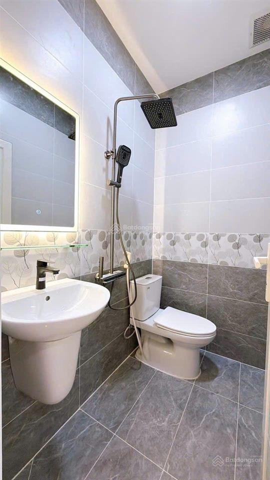 Bán nhà btct 5 tầng, vị trí đẹp, q4 giá 6,15 tỷ