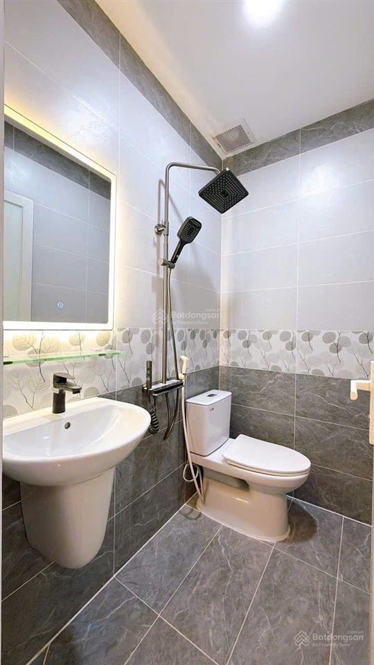 Bán nhà btct 5 tầng, vị trí đẹp, q4 giá 6,15 tỷ