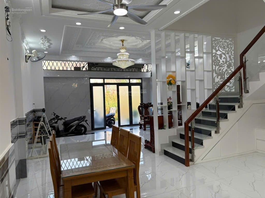 Bán nhà gara ô tô, phước kiểng nhà bè giá 10 tỷ