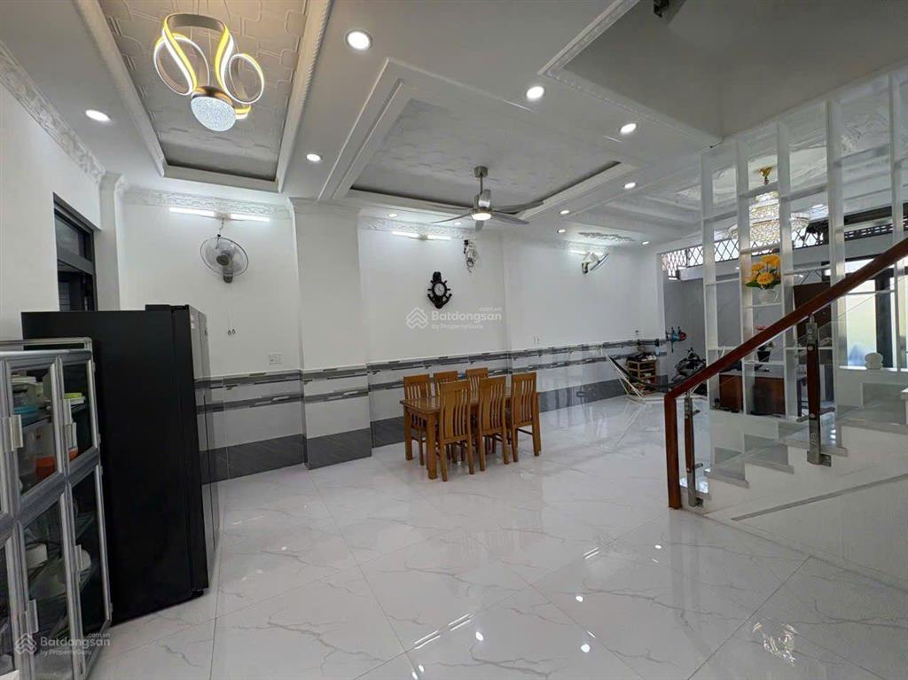Bán nhà gara ô tô, phước kiểng nhà bè giá 10 tỷ