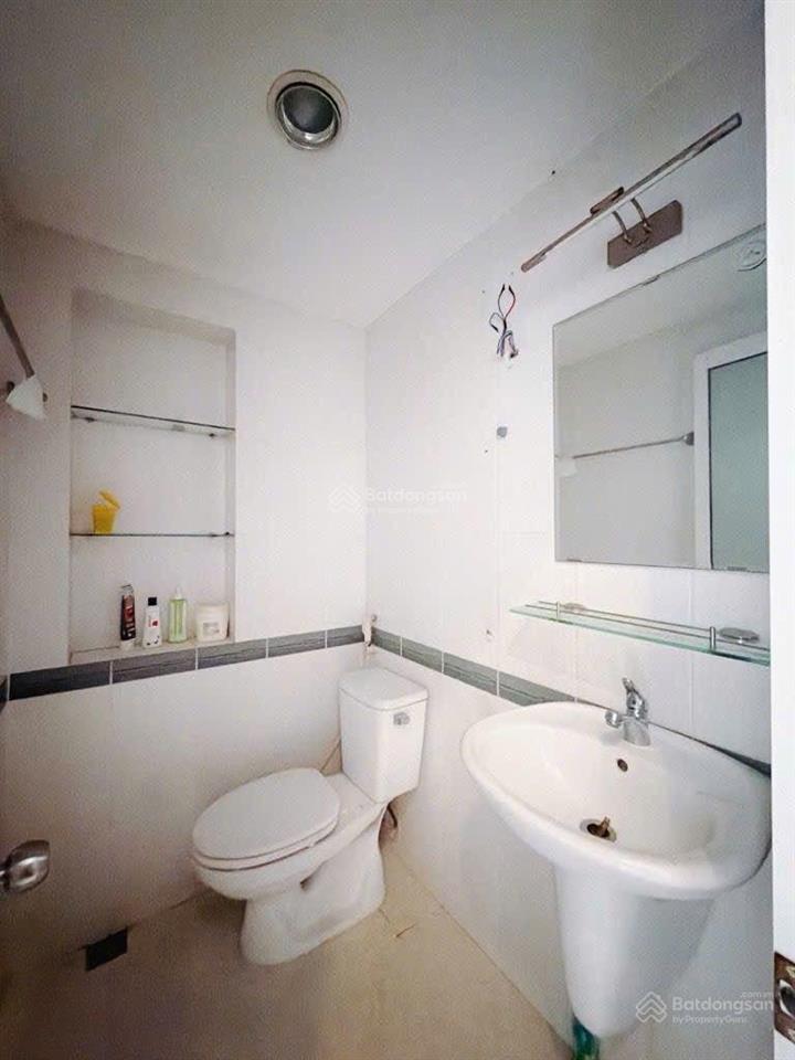 Nhà mới 4 tầng, quận 4 chỉ 3,5 tỷ