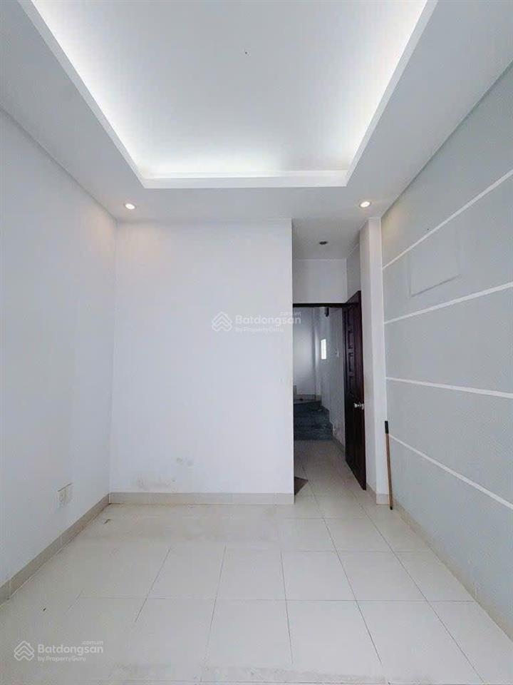 Nhà mới 4 tầng, quận 4 chỉ 3,5 tỷ