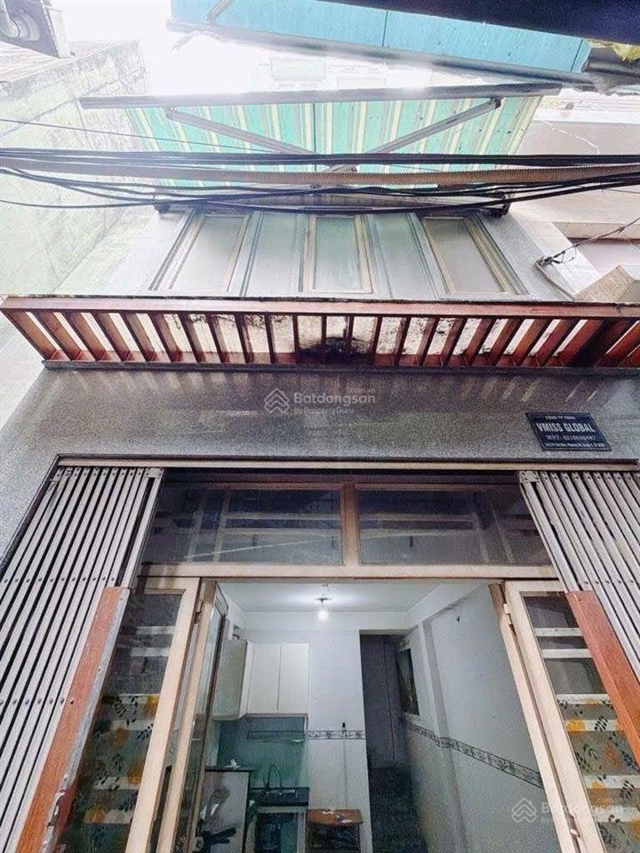 Nhà mới 4 tầng, quận 4 chỉ 3,5 tỷ