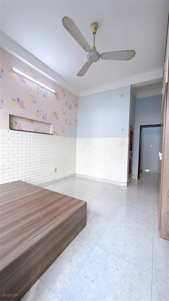 Hiếm nhà 5 tầng, mt đường số quận 4 giá 7,5 tỷ