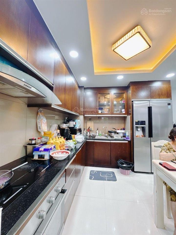Định cư nước ngoài, bán nhà 4 tầng, full nội thất, quận 4 giá 7,8 tỷ