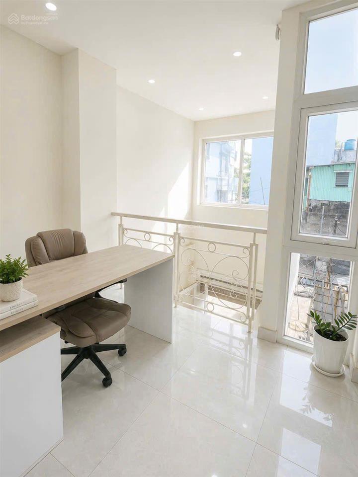 Bán nhà 5 tầng, hẻm xe hơi quận 4 giá 6,2 tỷ
