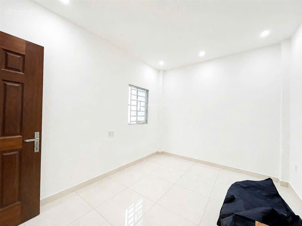 Bán nhà 5 tầng, hẻm xe hơi quận 4 giá 6,2 tỷ