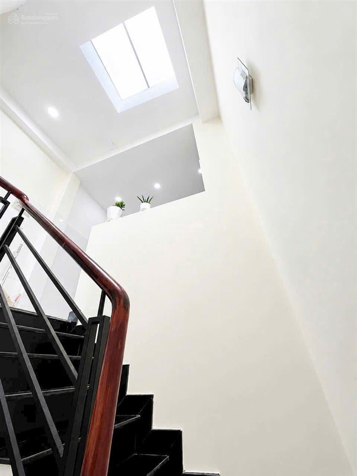 Bán nhà 5 tầng, hẻm xe hơi quận 4 giá 6,2 tỷ