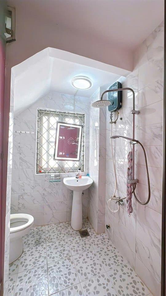 Mặt tiền đường số q. 4 xe hơi đỗ cửa giá 7,6 tỷ