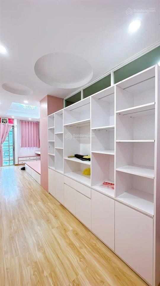 Mặt tiền đường số q. 4 xe hơi đỗ cửa giá 7,6 tỷ