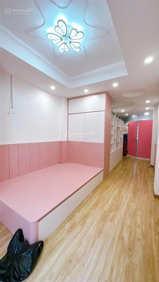 Mặt tiền đường số q. 4 xe hơi đỗ cửa giá 7,6 tỷ