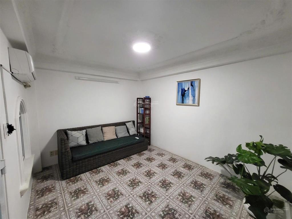 Bán gấp mt quận 4 nhà 4 tầng 4mx8,5m giá 9,8 tỷ