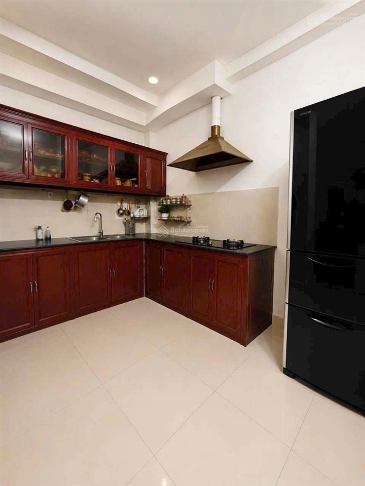 Bán nhà 4 tầng, 35m2 quận 4 giá 4,5 tỷ