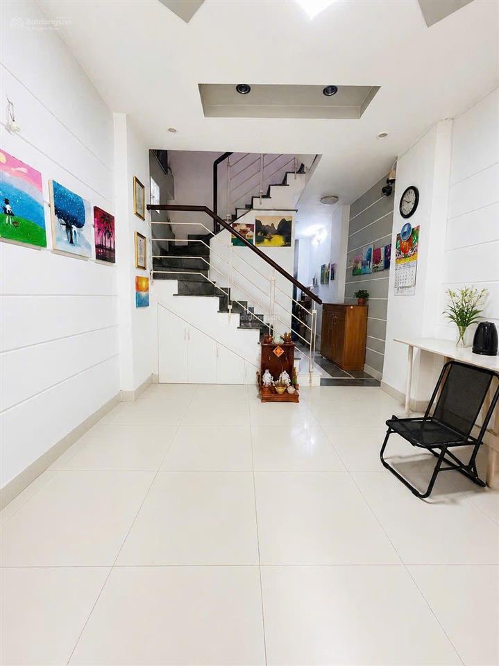 Bán nhà 4 tầng, 35m2 quận 4 giá 4,5 tỷ