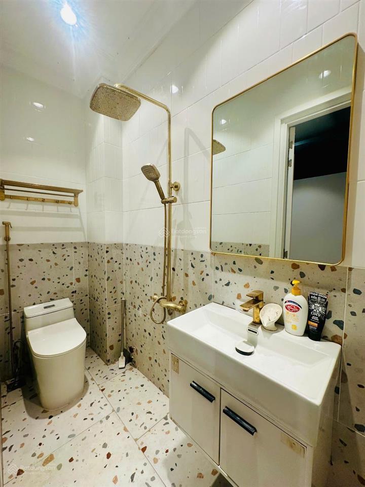 Bán nhà 5 tầng, sát vincom, quận 7 giá 10 tỷ