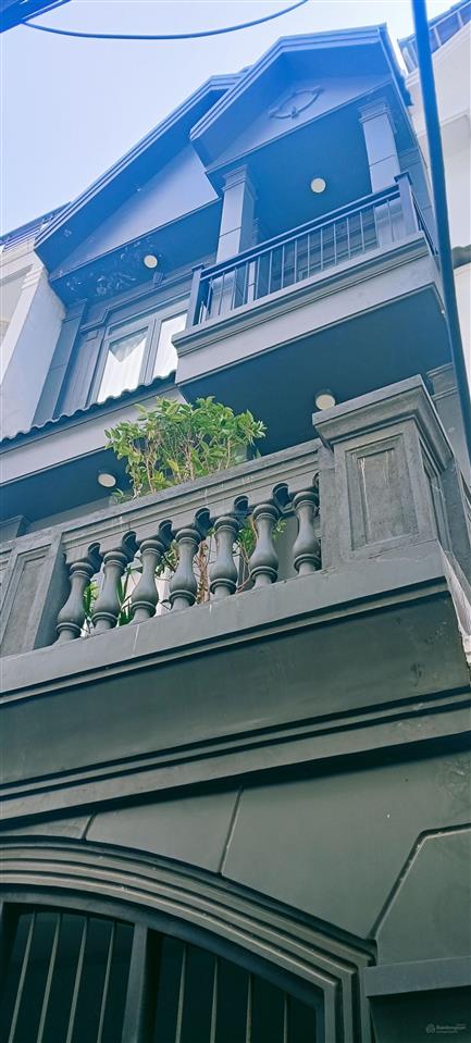 Bán nhà 5 tầng, sát vincom, quận 7 giá 10 tỷ