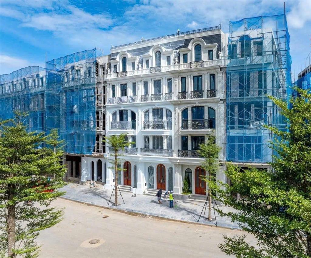 Liền kề 4 tầng view công viên & hồ  giá nhỉnh 17 tỷ cách đh công nghiệp 3km