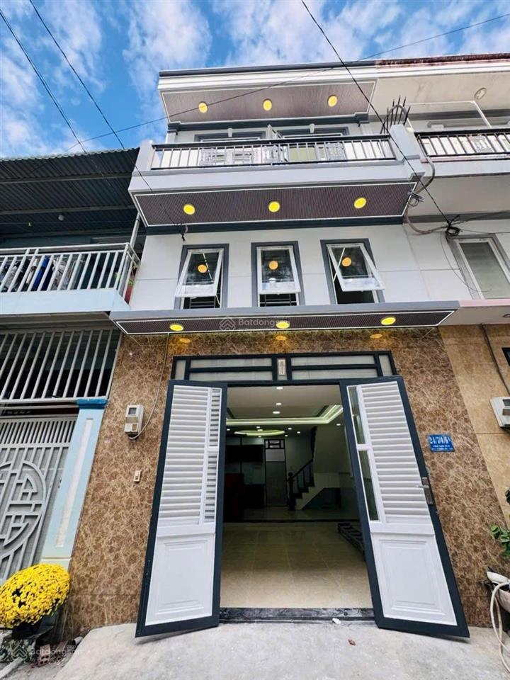 Bán nhà riêng ngay hà huy giáp p. thới an q12  ngang đẹp 5m  3 tầng  4 phòng ngủ chỉ hơn 4 tỷ