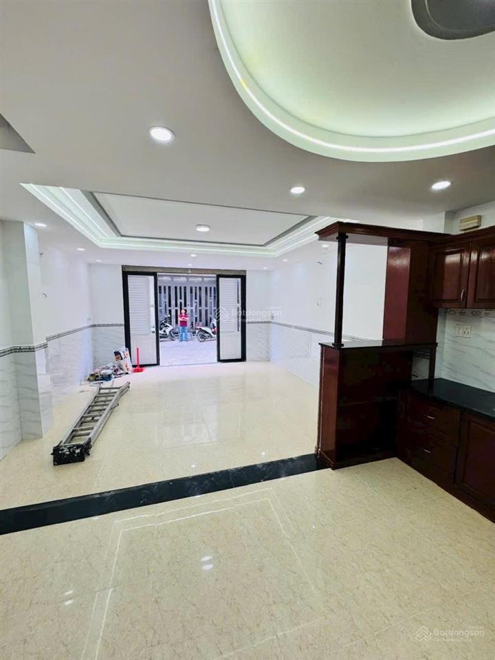 Bán nhà riêng ngay hà huy giáp p. thới an q12  ngang đẹp 5m  3 tầng  4 phòng ngủ chỉ hơn 4 tỷ