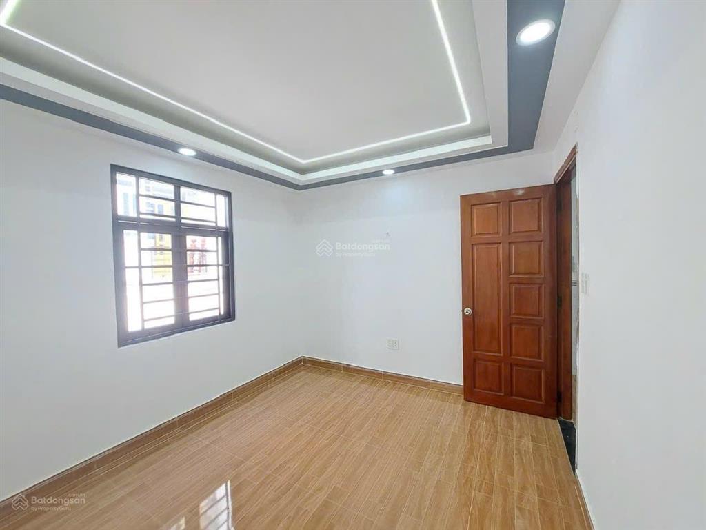Bán nhà riêng ngay hà huy giáp p. thới an q12  ngang đẹp 5m  3 tầng  4 phòng ngủ chỉ hơn 4 tỷ