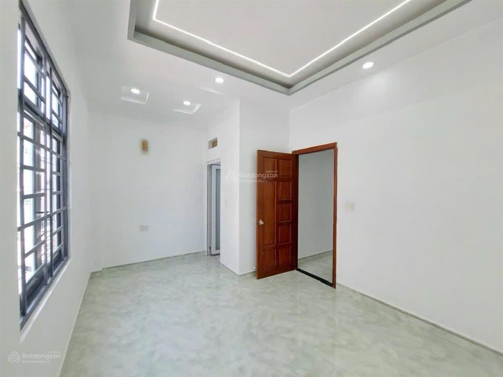 Bán nhà riêng ngay hà huy giáp p. thới an q12  ngang đẹp 5m  3 tầng  4 phòng ngủ chỉ hơn 4 tỷ