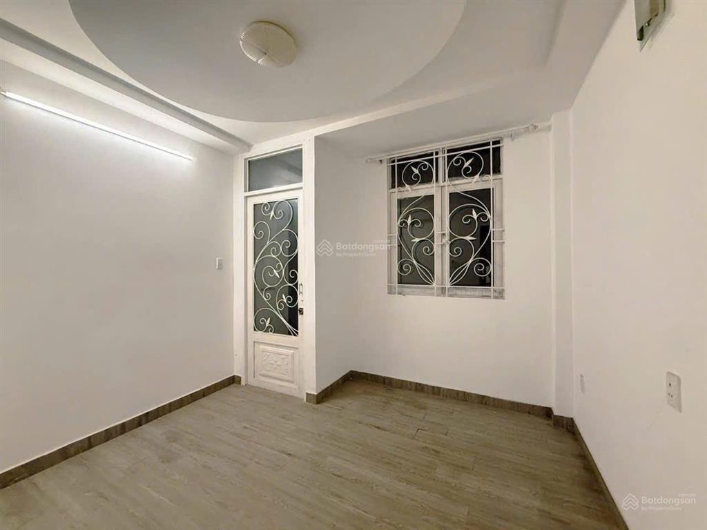 Giữ tiền an toàn nhà q.10 diện tích lớn giá chỉ 3 tỷ 760